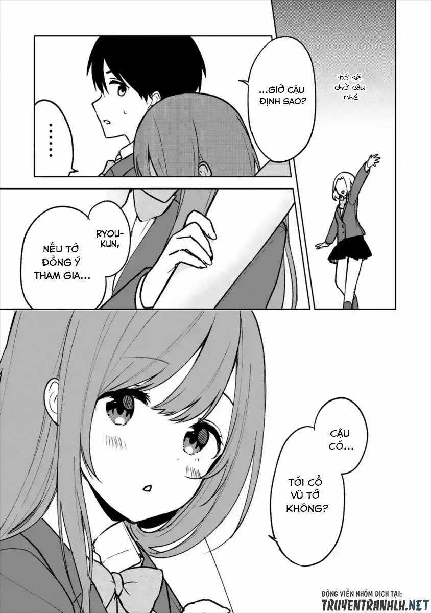 Chikan Saresou Ni Natteiru S-Kyuu Bishoujo Wo Tasuketara Tonari No Seki No Osananajimi Datta Chapter 17 trang 8