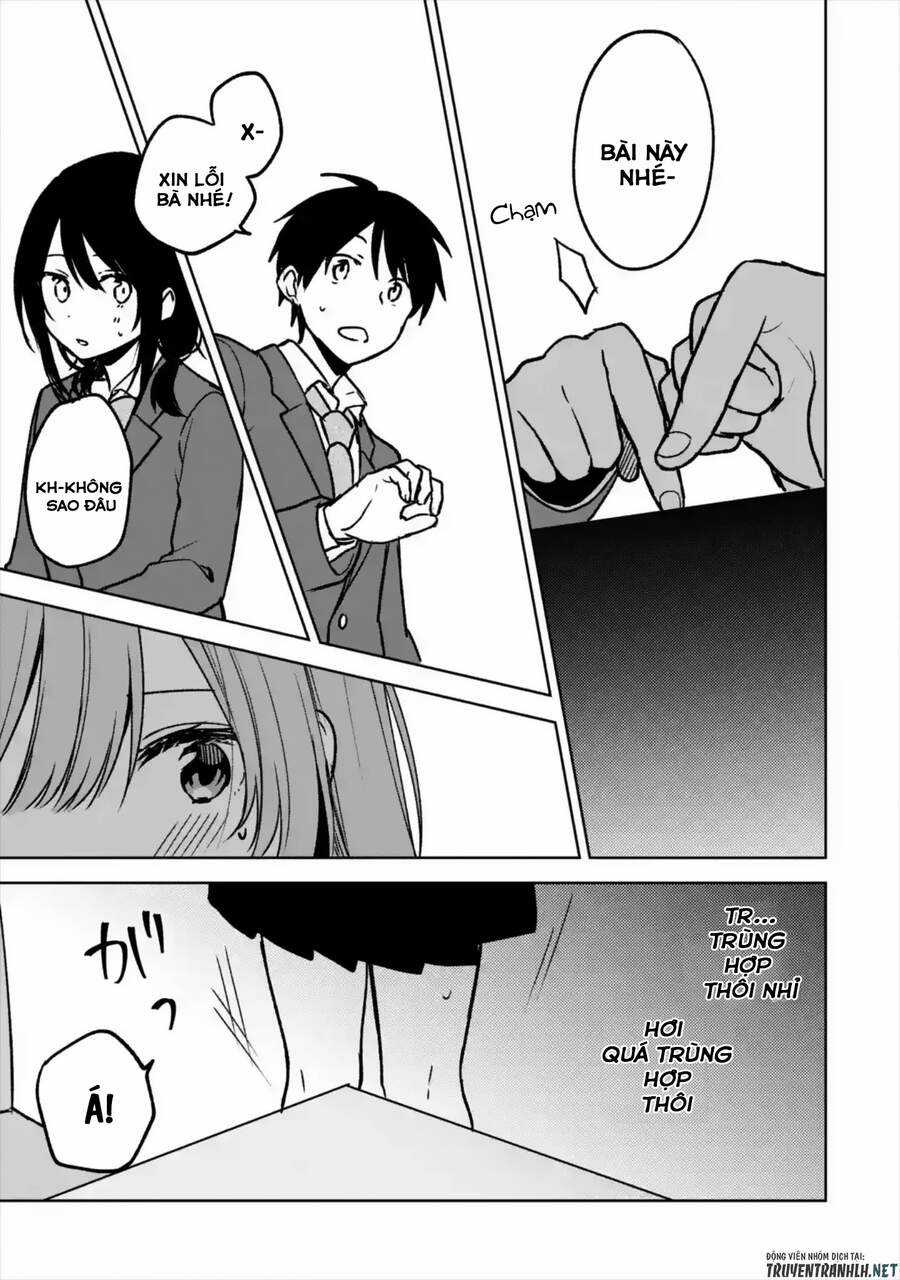 Chikan Saresou Ni Natteiru S-Kyuu Bishoujo Wo Tasuketara Tonari No Seki No Osananajimi Datta Chapter 18 trang 12