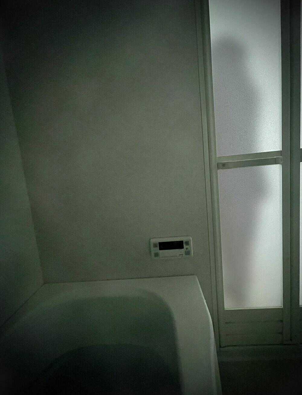 Tôi Bị Một Nữ Sinh Trung Học Kỳ Lạ Giam Cầm Chapter 4 trang 6